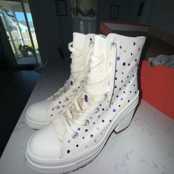 Converse White and Purple Polka Dot Lace-Up Boots - Picture 1 of 8